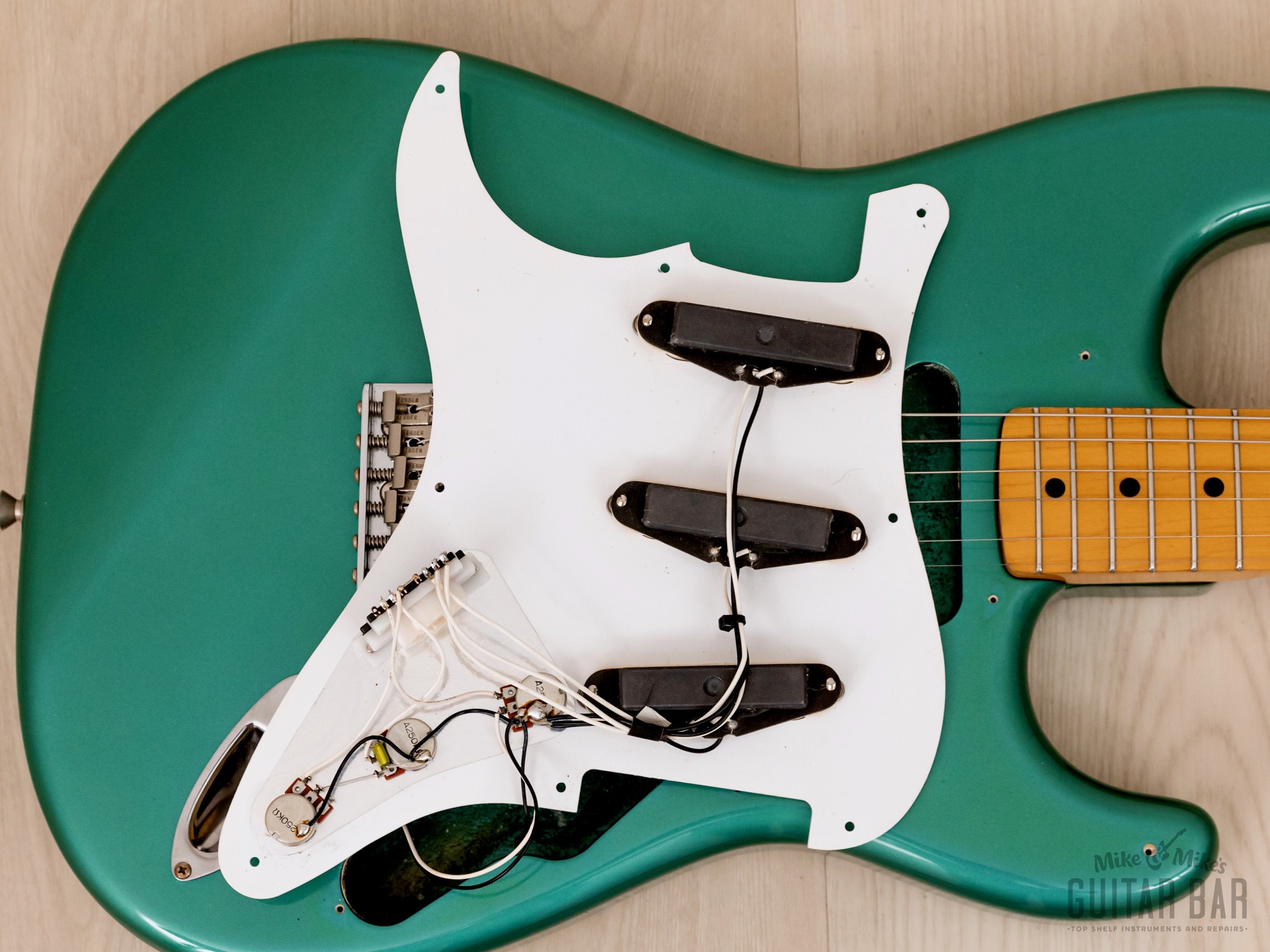 2004 Fender Stratocaster '57 Vintage Reissue ST57 Ocean Turquoise w/ Strap, Japan CIJ