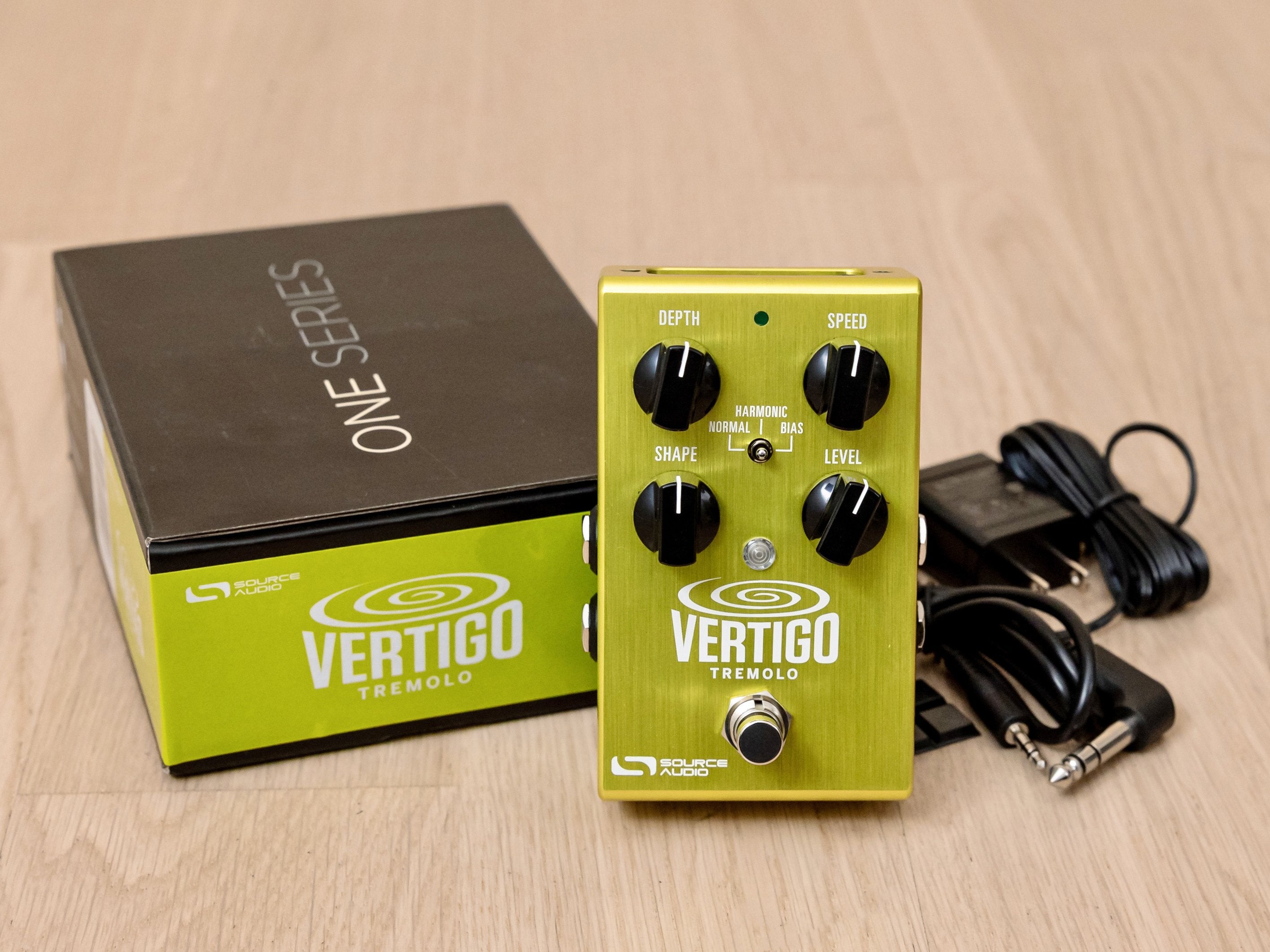 Source Audio Vertigo Tremolo Guitar Effects Pedal w/ Box, Power Supply