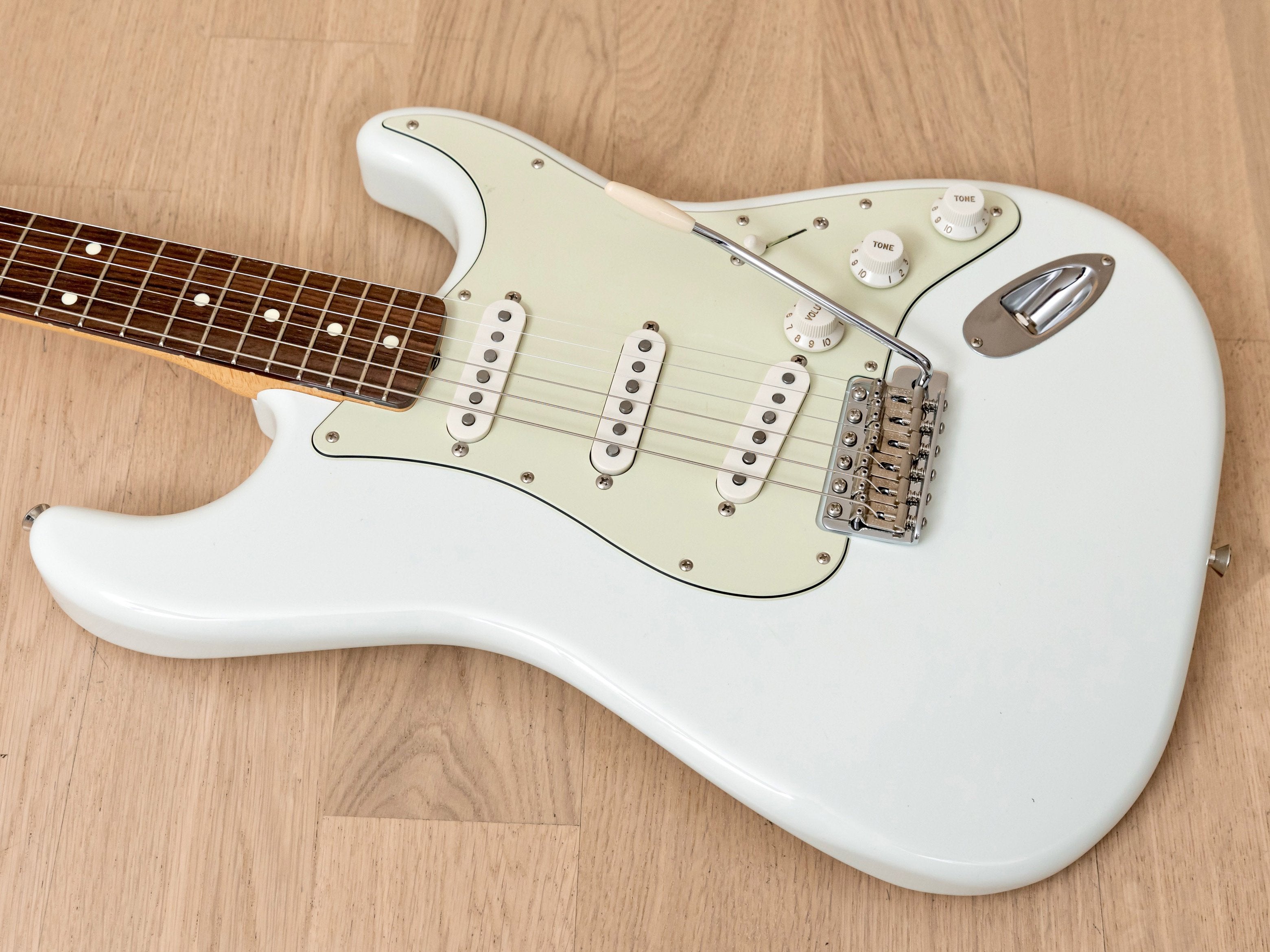 2021 Fender Traditional 60s Stratocaster FSR Olympic White, Mint