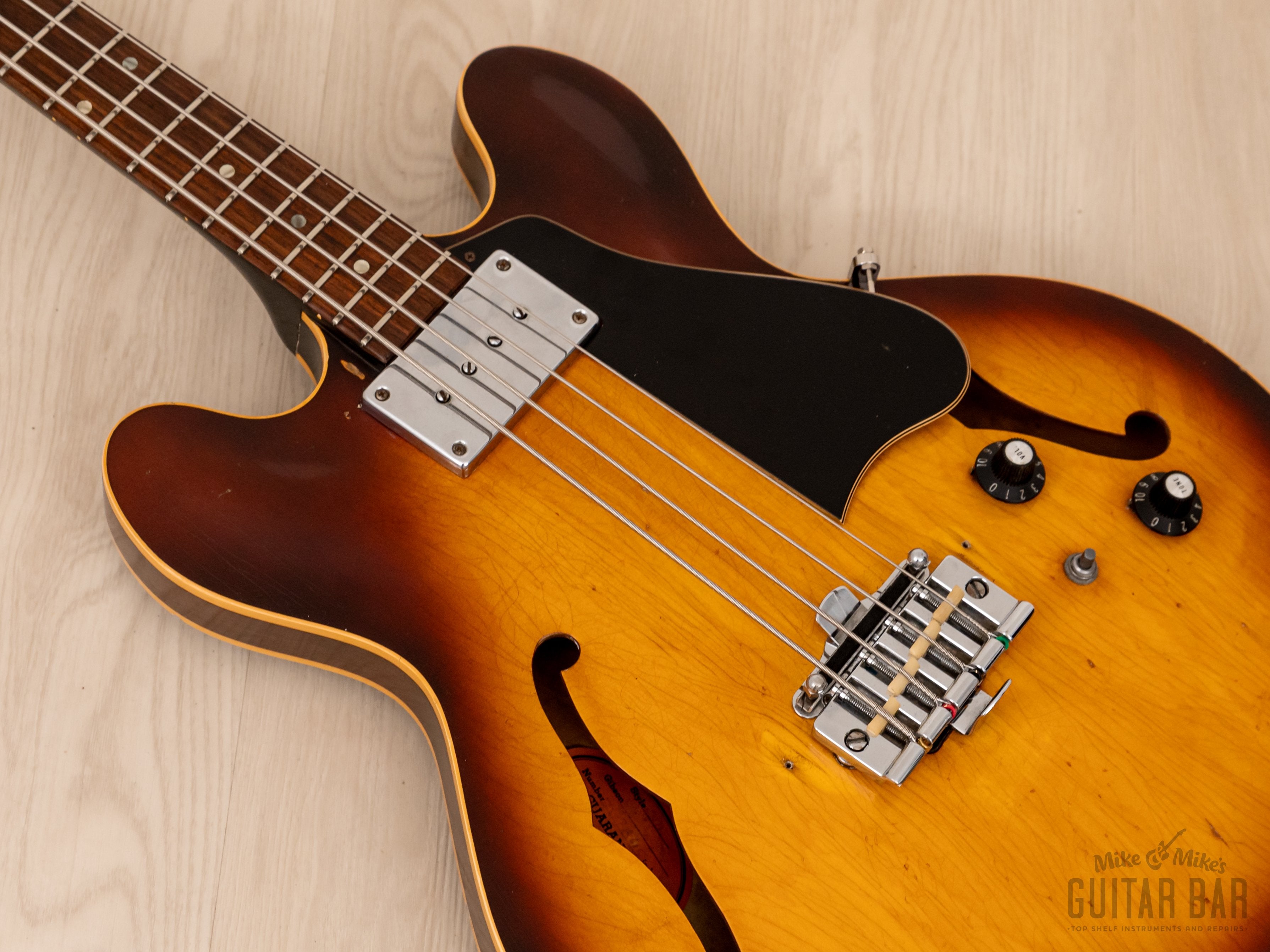 1967 Gibson EB-2 Vintage Semi-Hollow Bass Sunburst w/ Mudbucker