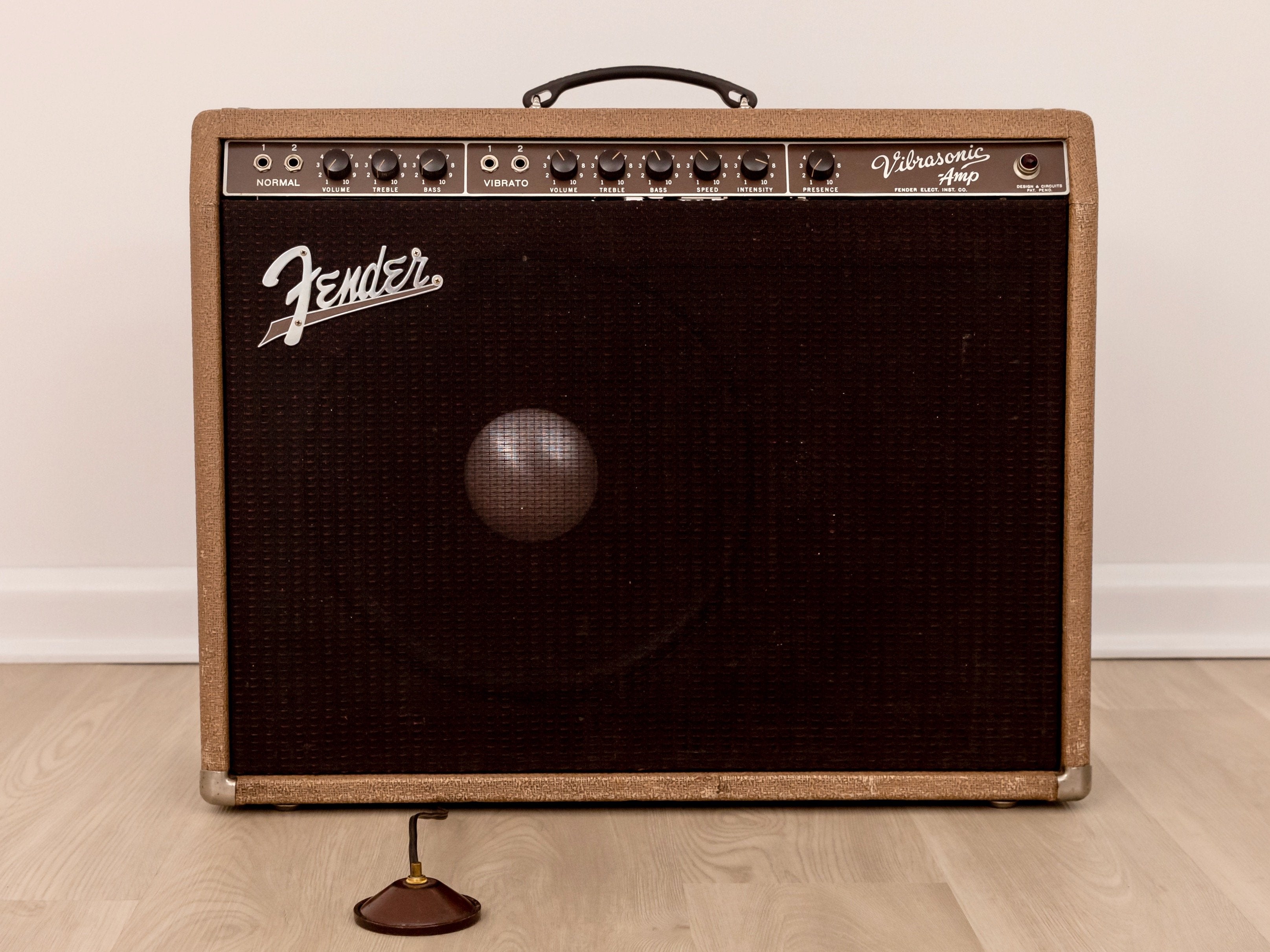 1960 Fender Vibrasonic Brown Panel Vintage Tube Amp 1x15 JBL D130, Low  Serial w/ Cover & Ftsw, Showman