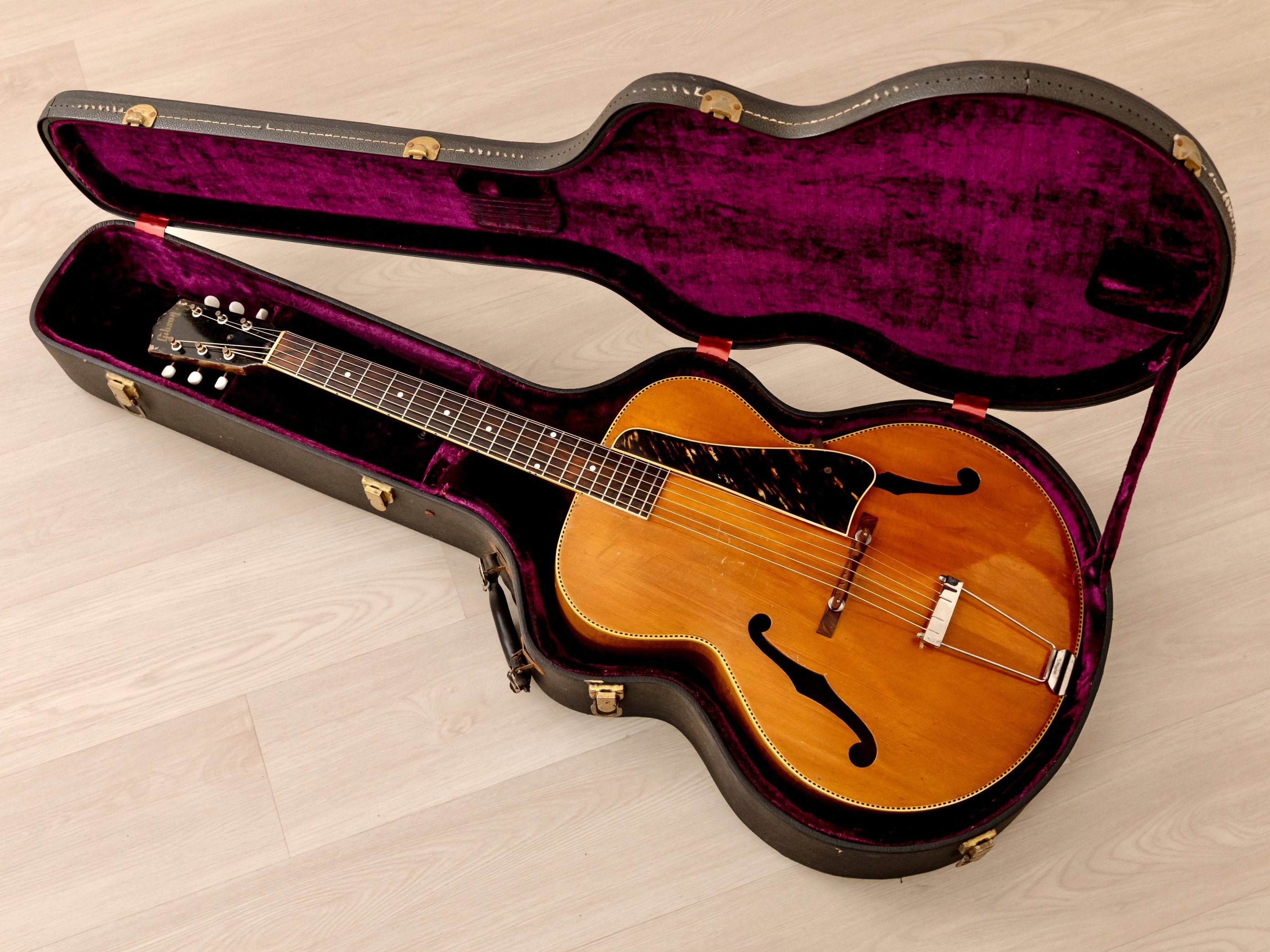 1950 Gibson Archtop Vintage 16” Carved Top Blonde w/ Zipper Binding & Case, Kalamazoo KG-32