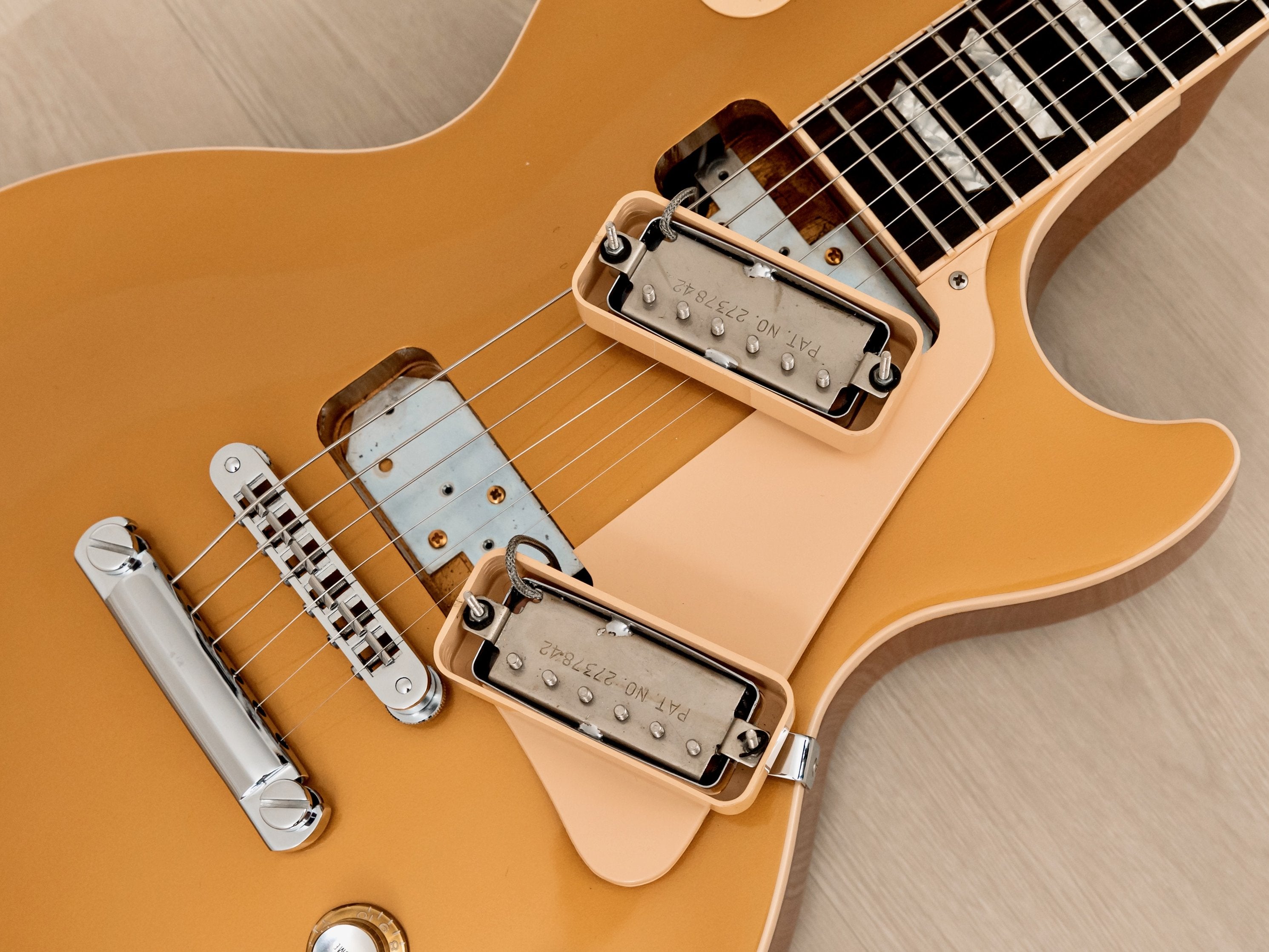 2001 Gibson Les Paul Deluxe 30th Anniversary Limited Edition Goldtop Near Mint w/ Case
