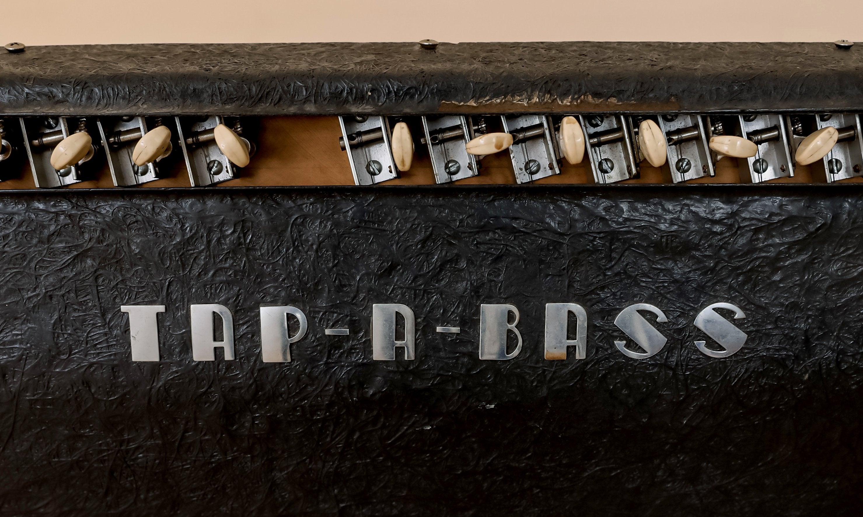 1960s Apps Enterprises Tap-A-Bass Upright Model Foot Operated Electric Bass Pedals C to C