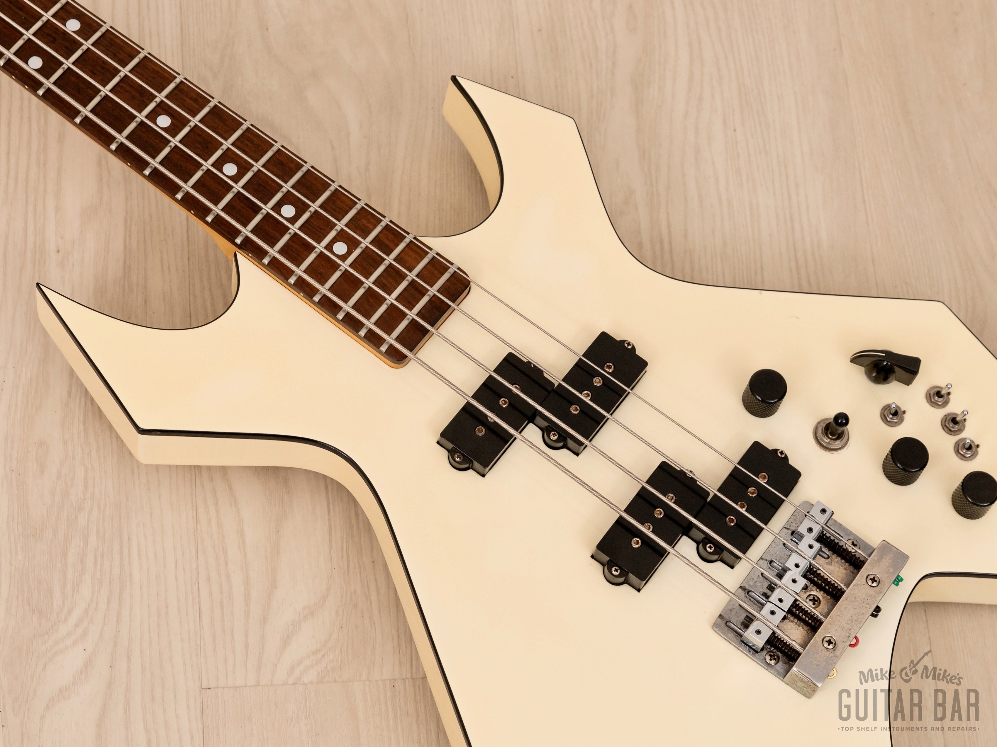 1986 B.C. Rich NJ Series Warlock Bass White Nikki Sixx w/ Active Elect ...