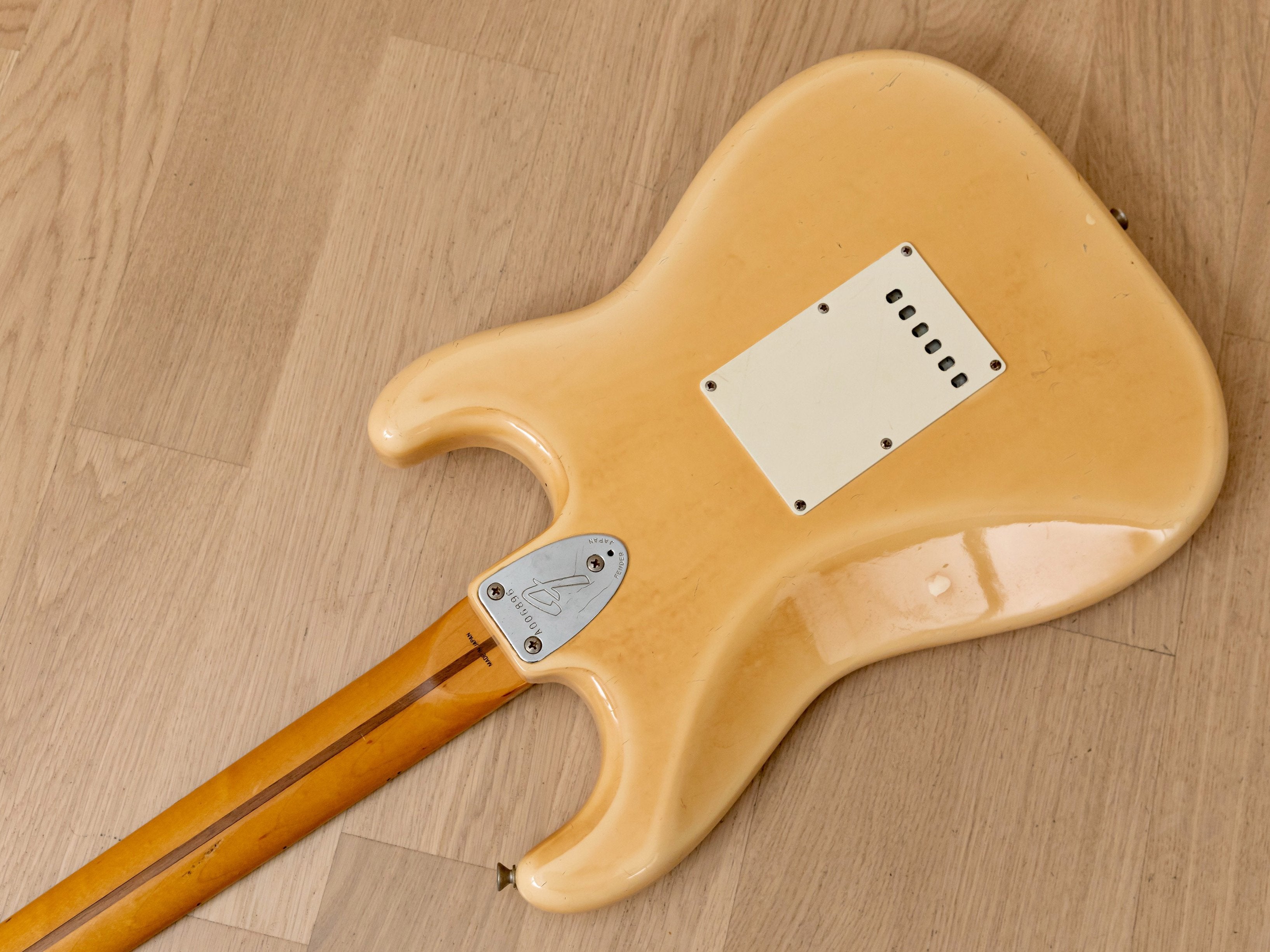 1983 Fender Stratocaster '72 Vintage Reissue ST72-70R Olympic White, Left Handed, Japan MIJ