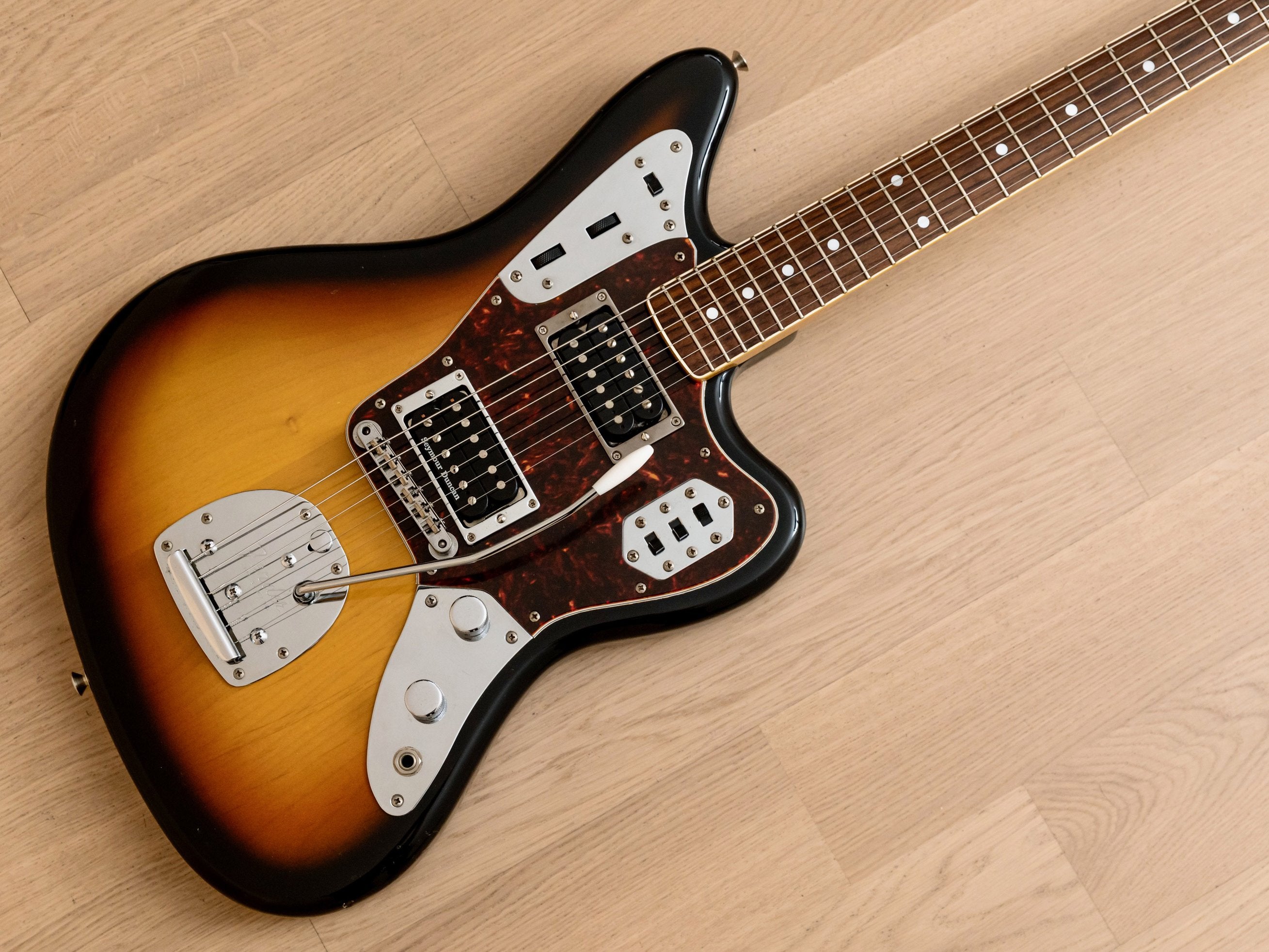 海外 正規品】 Vester Maniac Fender Jaguar エレキギター - education