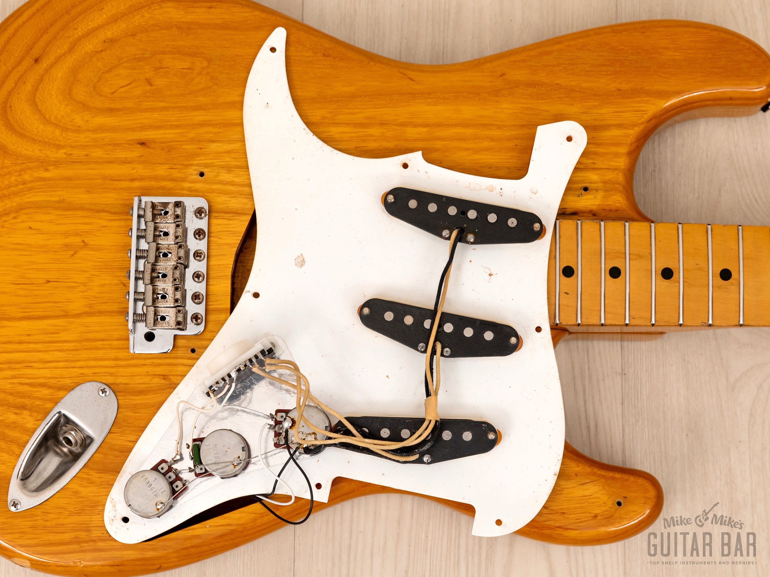 1993 Fender Custom Edition '54 Stratocaster ST54-75RV, USA Pickups, Lacquer  Finish & Tweed Case, Japan MIJ