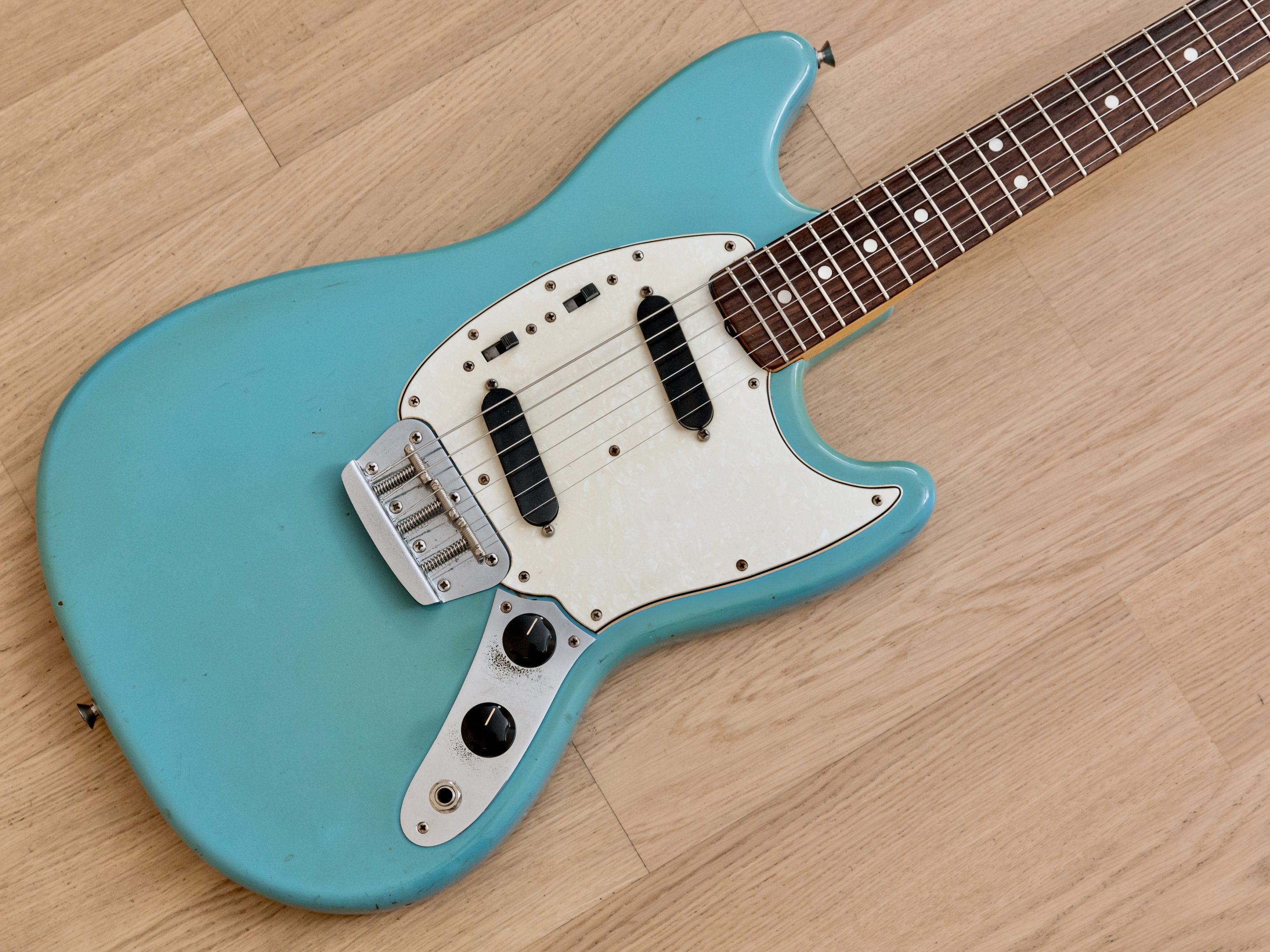 1967 Fender Duo Sonic II Vintage Offset Electric Guitar Daphne Blue w/ Case, Mustang
