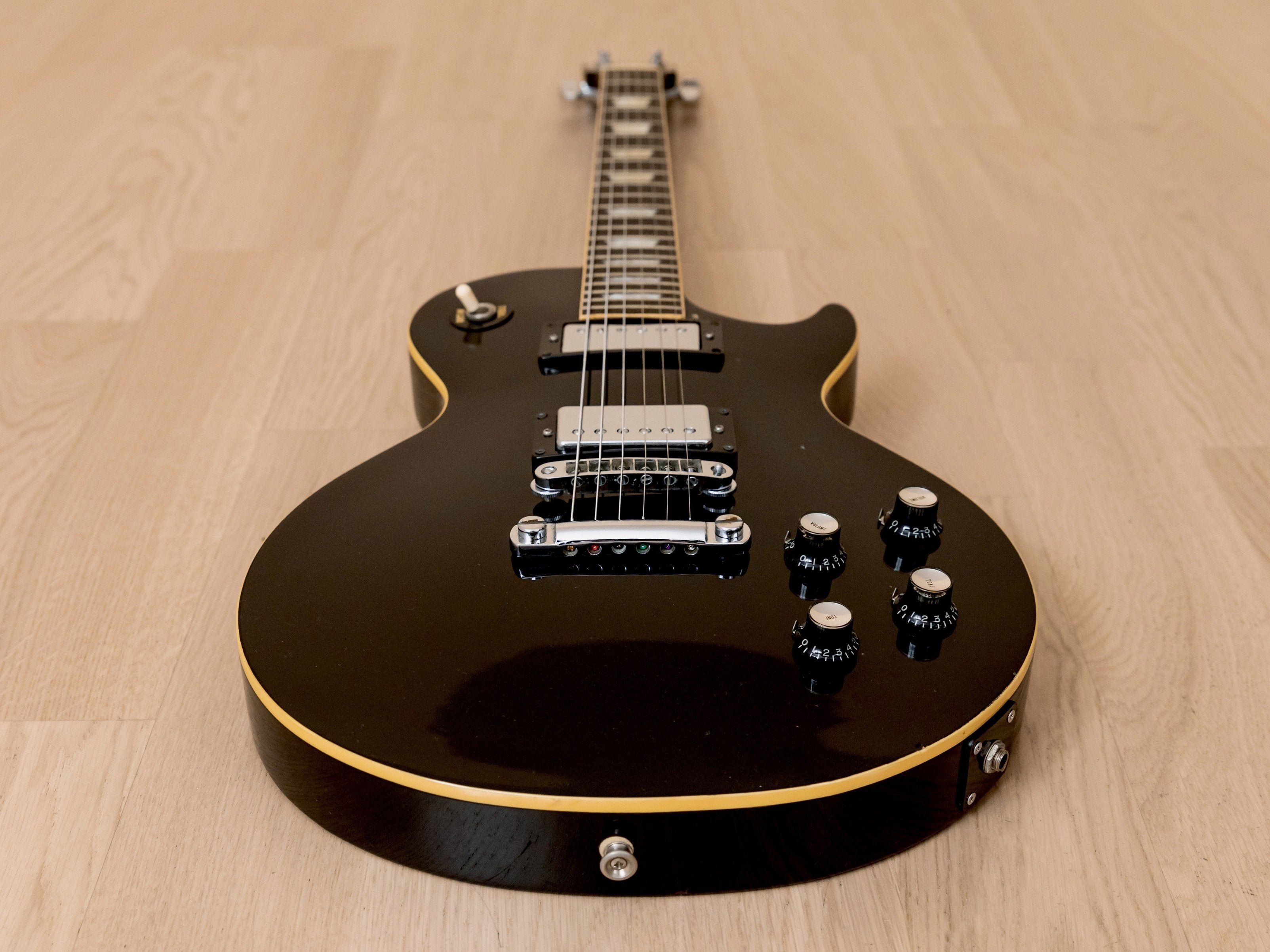 1975 Greco EG700 Standard Vintage Guitar Ebony w/ Case & Maxon U-2000, Japan Fujigen