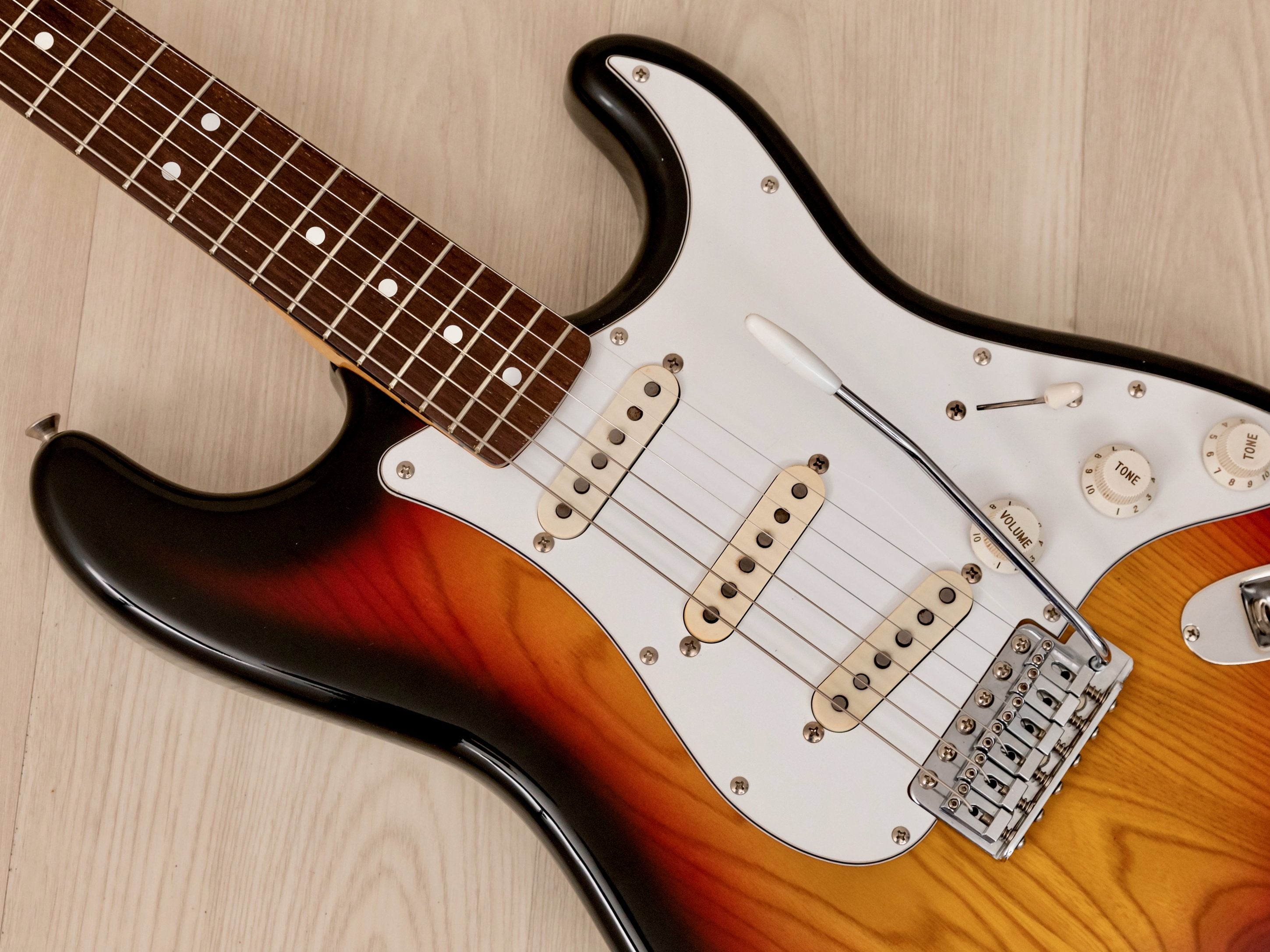 1989 Fender Stratocaster ‘72 Vintage Reissue ST72-55 Sunburst w/ USA Pickups & Hangtags, Japan MIJ Fujigen