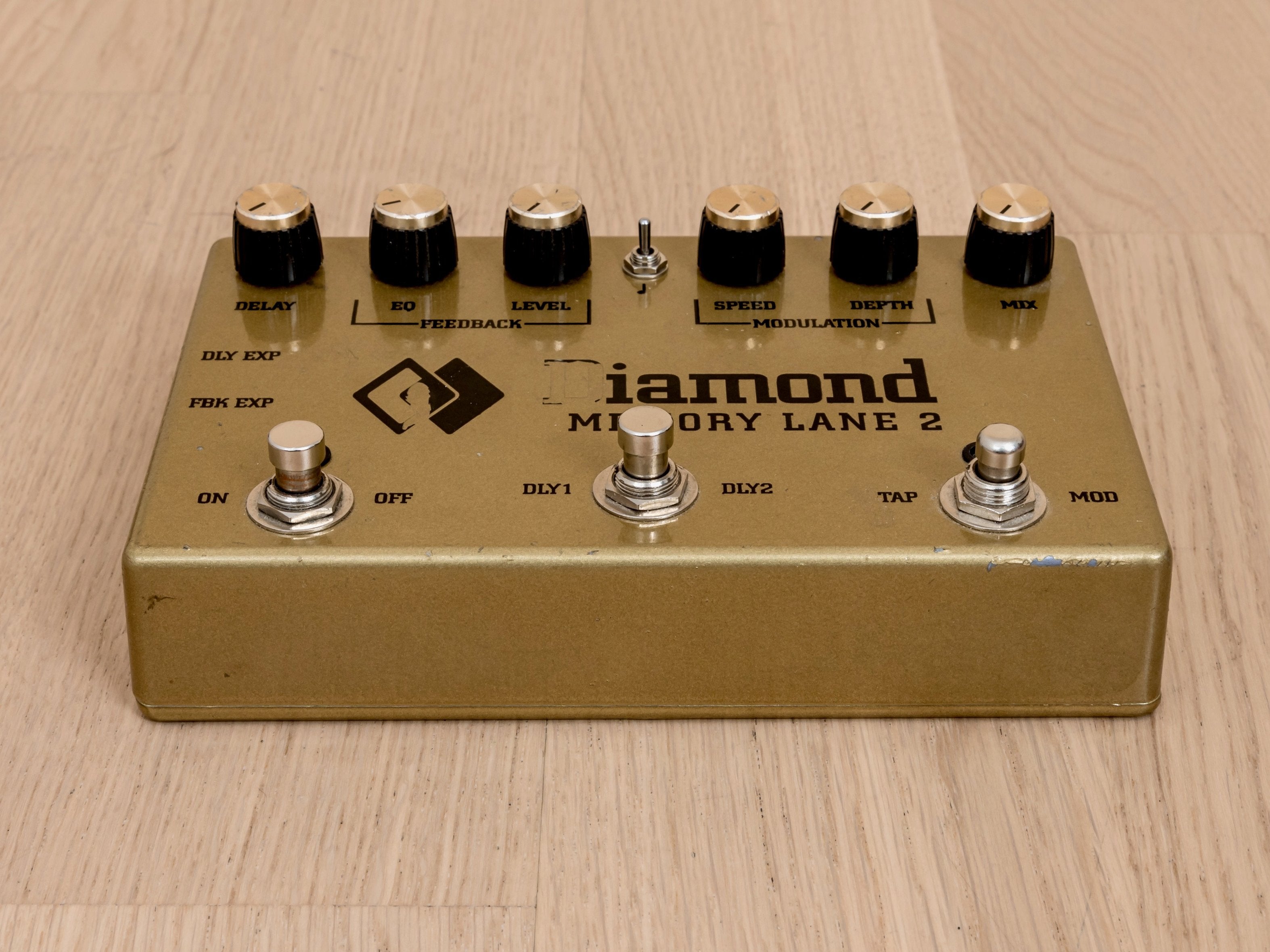 Diamond Memory Lane 2 Analog Bucket Brigade Delay Guitar Effects Pedal, Gold w/ Power Supply