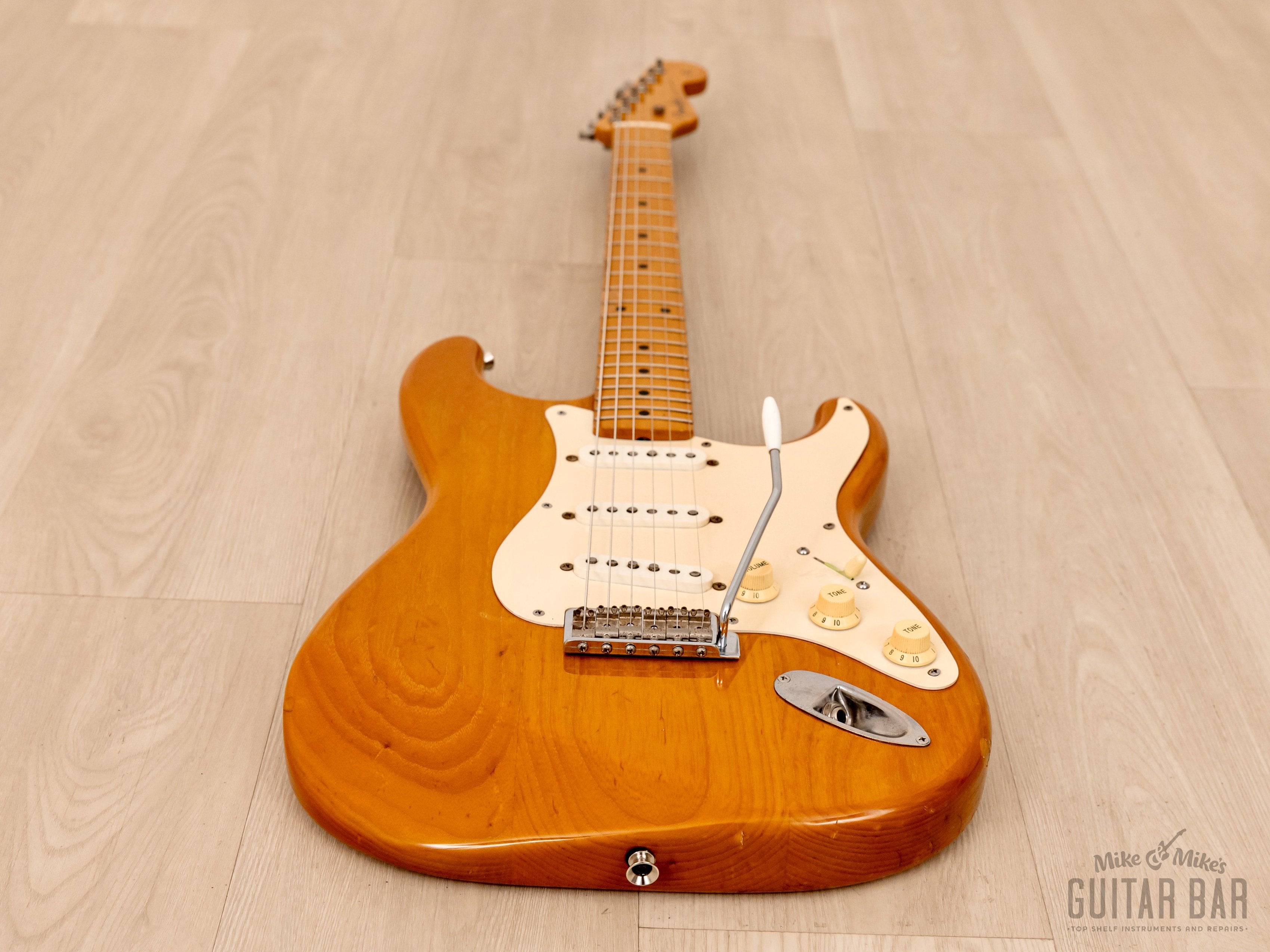 1993 Fender Custom Edition '54 Stratocaster ST54-75RV, USA Pickups, Lacquer  Finish & Tweed Case, Japan MIJ