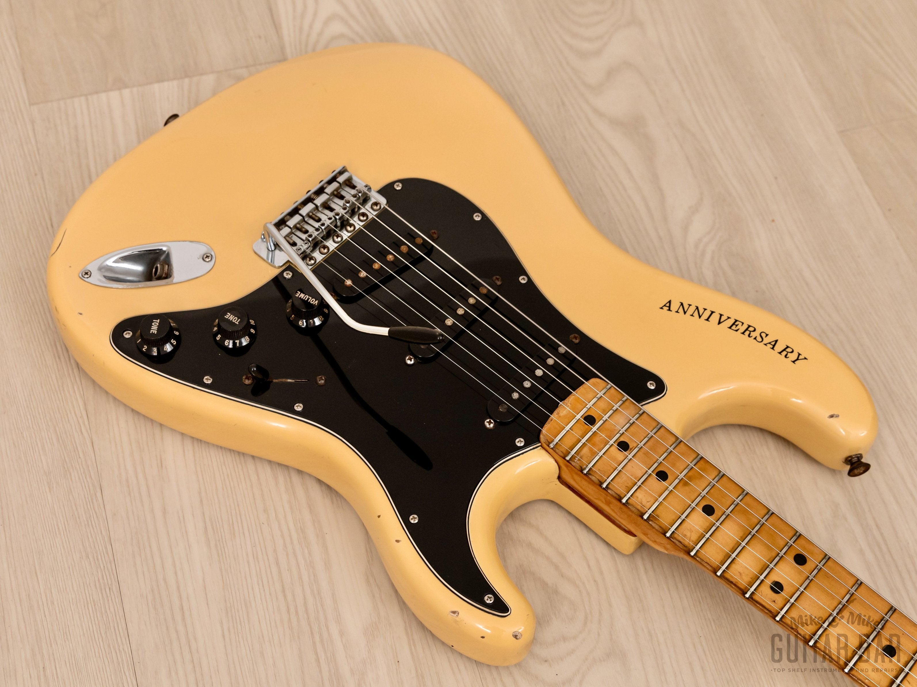 1980 Fender Stratocaster 25th Anniversary Model Vintage Guitar Pearl White  w/ Case
