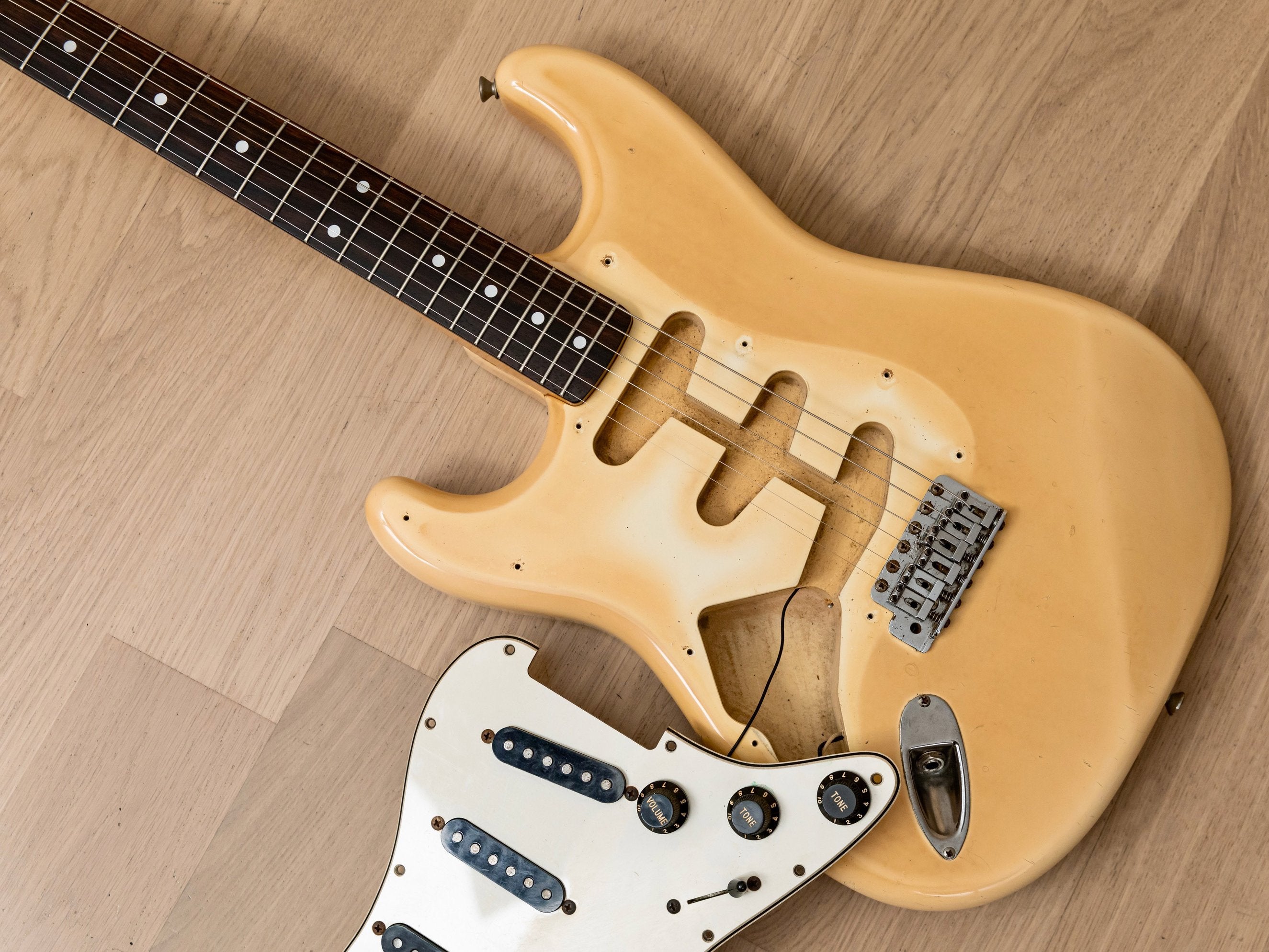 1983 Fender Stratocaster '72 Vintage Reissue ST72-70R Olympic White, Left Handed, Japan MIJ