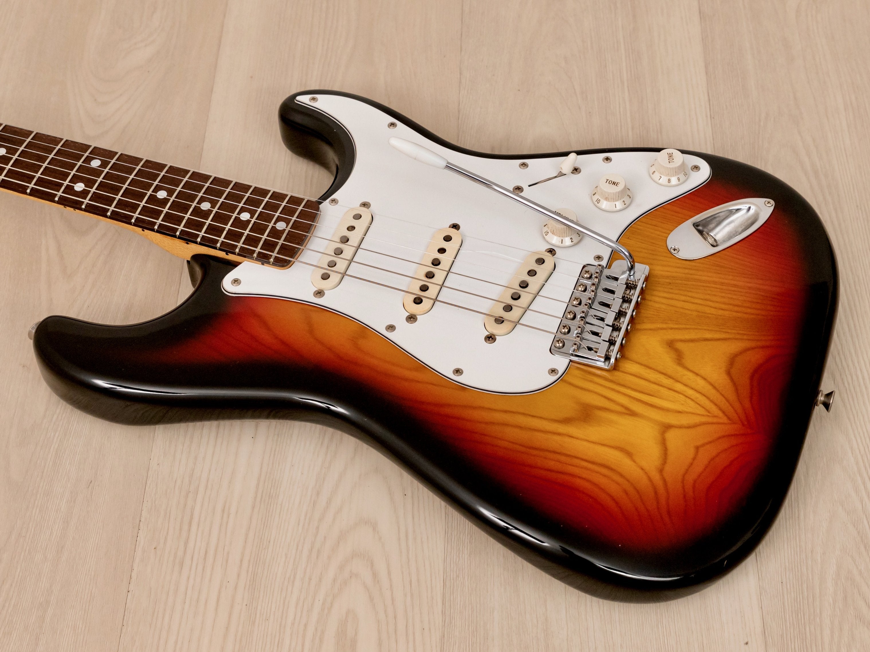 1989 Fender Stratocaster ‘72 Vintage Reissue ST72-55 Sunburst w/ USA Pickups & Hangtags, Japan MIJ Fujigen
