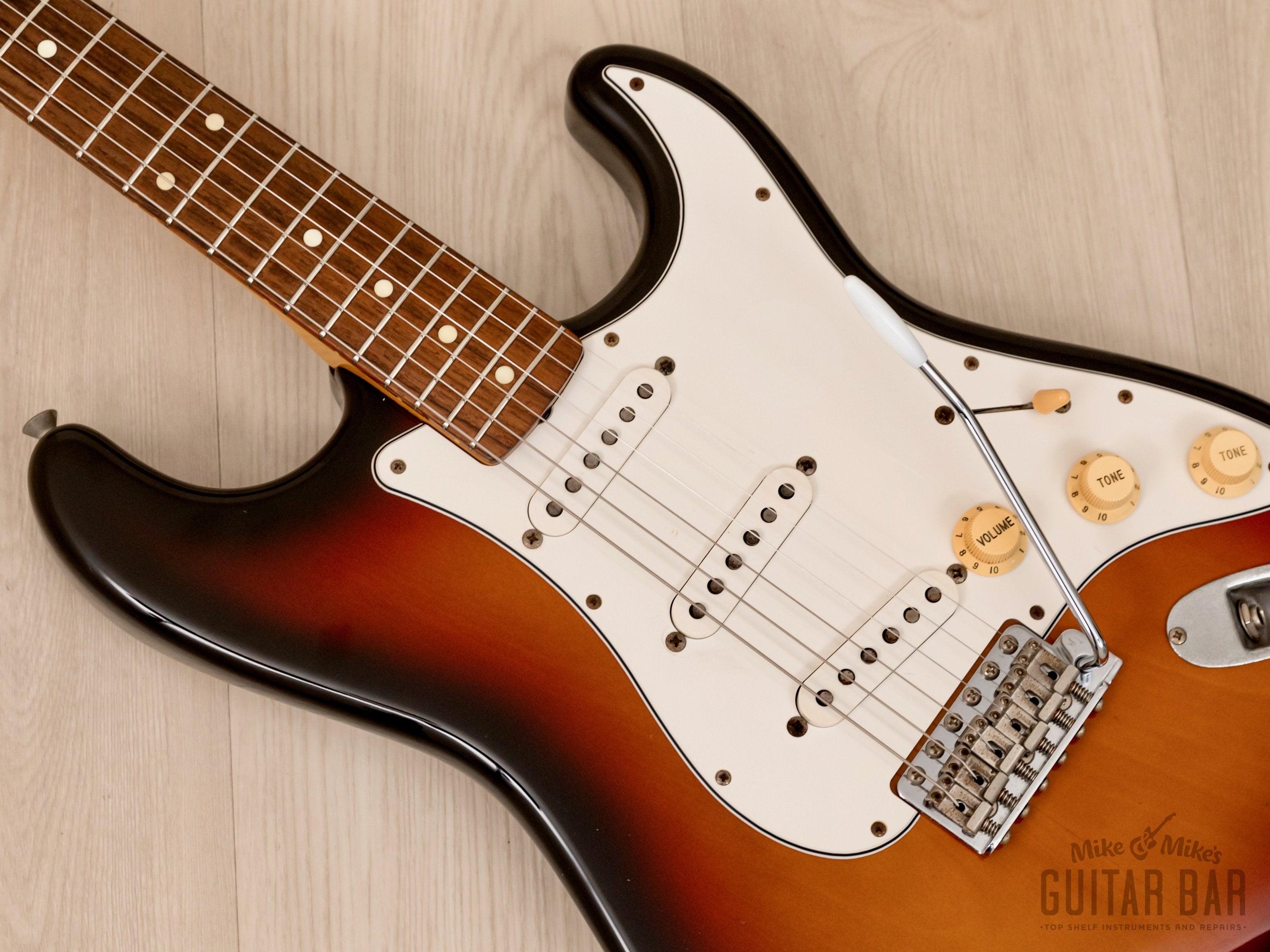 1998 Fender Stratocaster ‘62 Vintage Reissue ST62-58US Sunburst w/ USA Pickups & Case, Japan CIJ