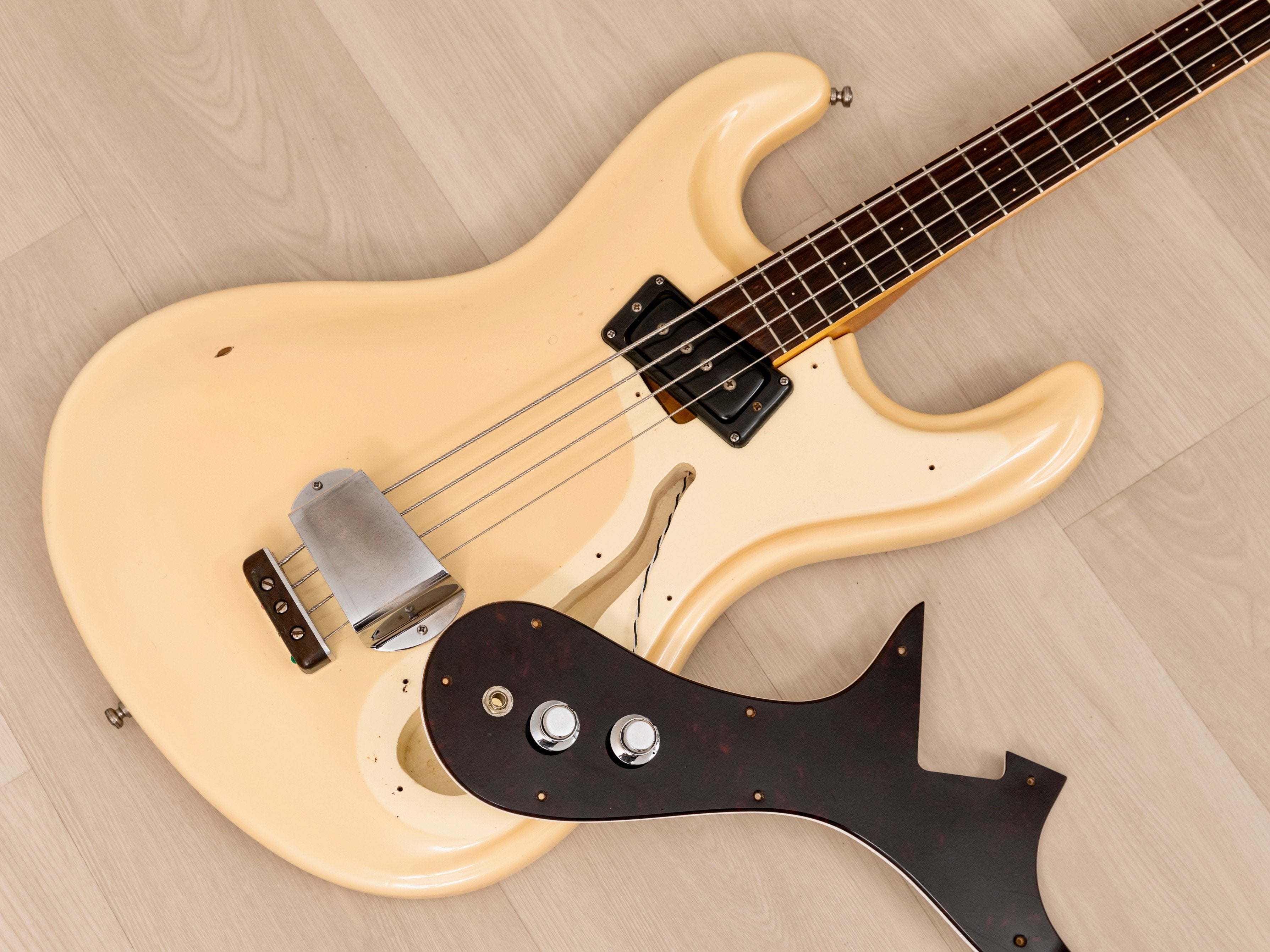 2000s Mosrite Ventues Model Bass '64 Vintage Reissue Pearl White, Fillmore  Japan